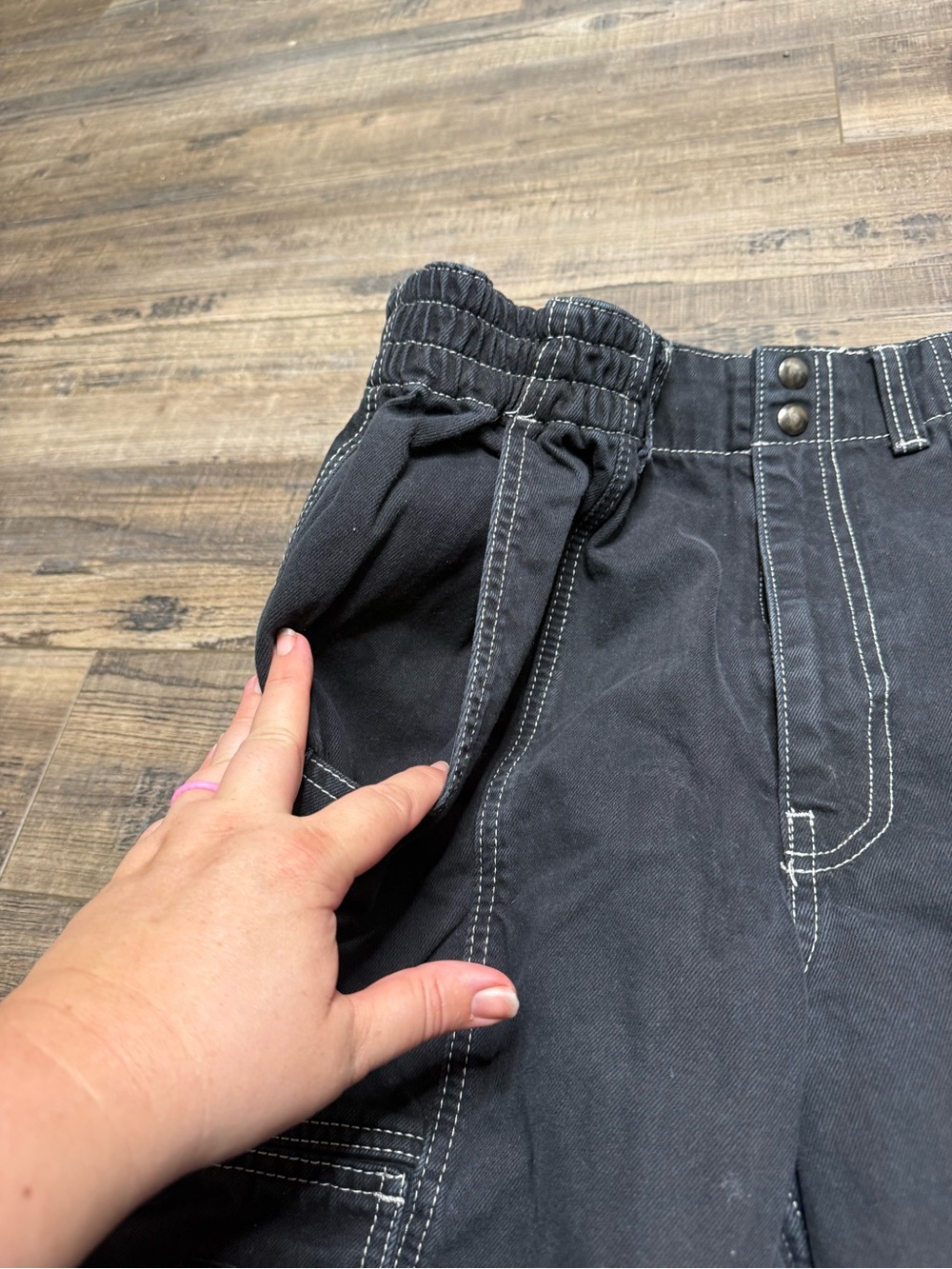 BDG Urban Outfitters Black Cargo Pants with Contrast Stitching Women's Size 31 - Picture 5 of 12